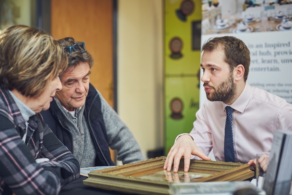 TV antiques experts visit Millbrook Village retirement community to